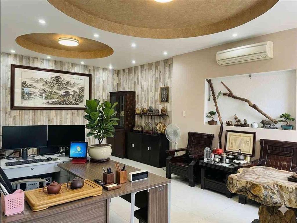 Nhà mặt tiền ngay aeon tên lửa