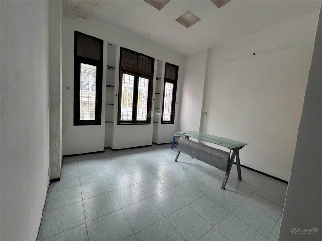 Nhà 4 tầng ngay trung tâm quận 10  hẻm 8 m xe tải quay đầu