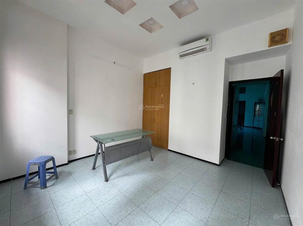 Nhà 4 tầng ngay trung tâm quận 10  hẻm 8 m xe tải quay đầu