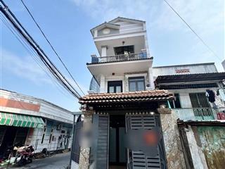 Nhà mặt tiền đường 10m vài căn ra mặt tiền đường chính gần lê văn quới .