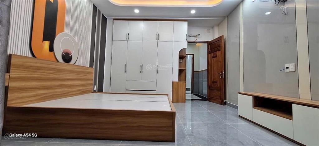 Nhà 6 tầng ngay chợ hương lộ 2