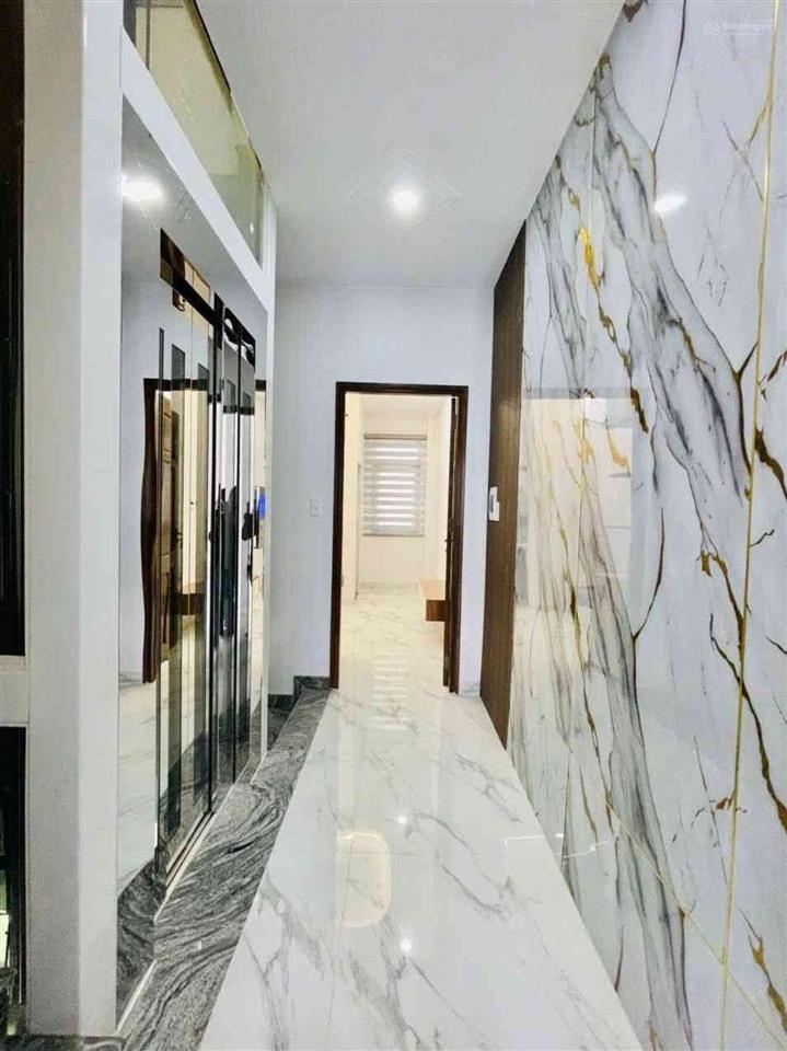 Nhà 5 tầng mới xây  thang máy xịn  nội thất đẳng cấp luxury