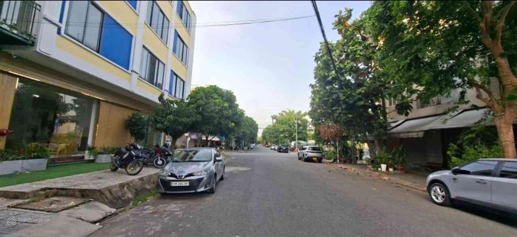 Nhà 5 tầng ngay aeon tên lửa  bình tân