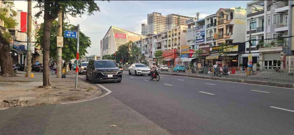 Nhà 5 tầng ngay aeon tên lửa  bình tân