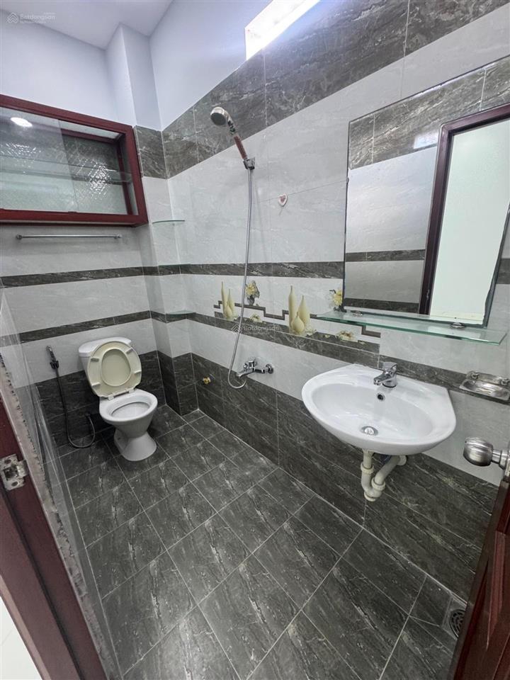 Nhà 4 tầng 4 pn  hẻm 5m ~ ngay chợ cây da sà  gần bên aeon tên lửa