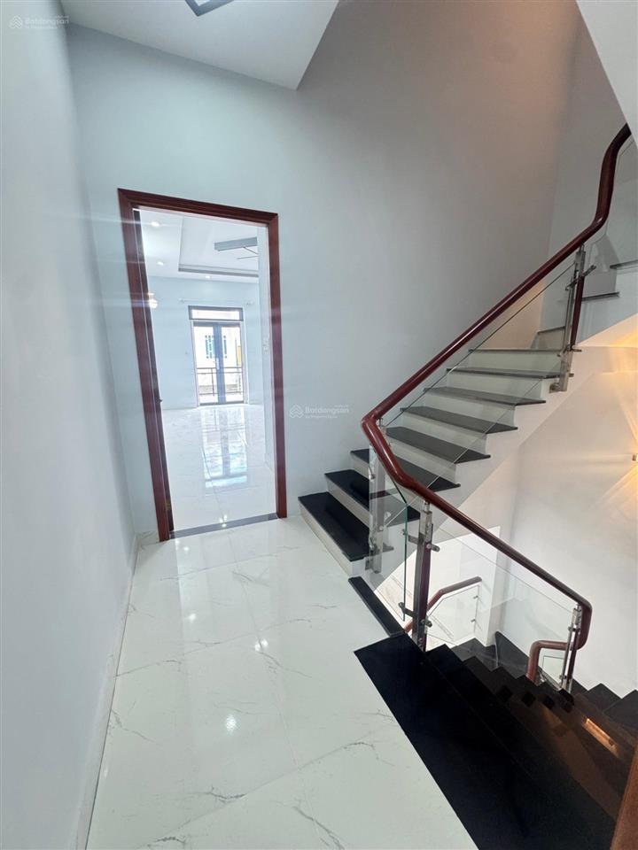 Nhà 4 tầng 4 pn  hẻm 5m ~ ngay chợ cây da sà  gần bên aeon tên lửa