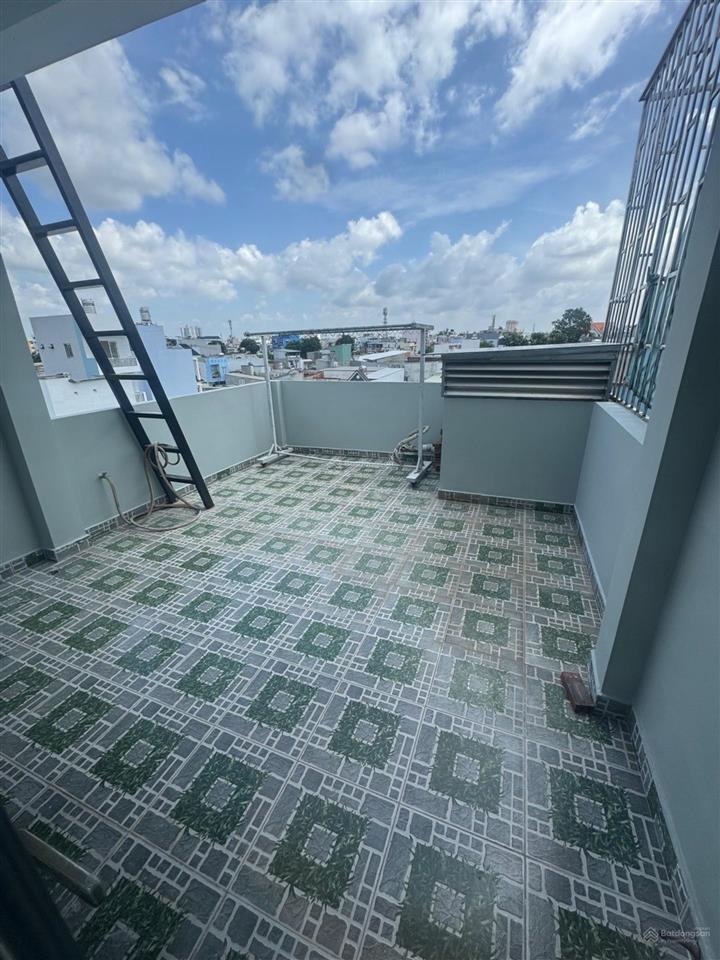 Nhà 4 tầng 4 pn  hẻm 5m ~ ngay chợ cây da sà  gần bên aeon tên lửa