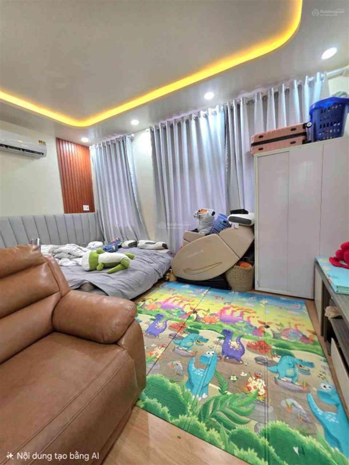 Nhà 4 tầng hẻm xe hơi 6m  ngay chợ lê văn quới.