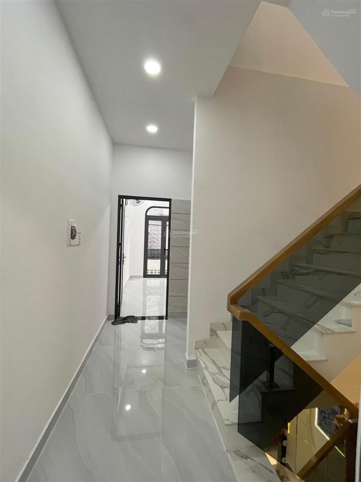 Nhà 3 tầng  3pn  hẻm xe hơi 5m ngay bà ký quận 6