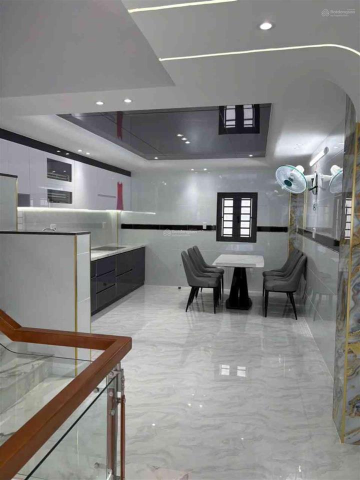 Nhà 5 tầng hẻm xe hơi 6m gần chợ gò xoài. 3km đến aeon tân phú.