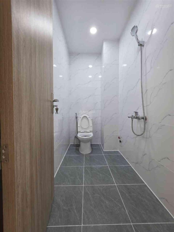 Nhà mặt tiền đường 12m ngay chợ hồ trọng quý quận 6