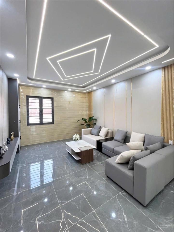 Nhà 5 tầng  hẻm xe tải gần bên bà hom  chợ phú lâm