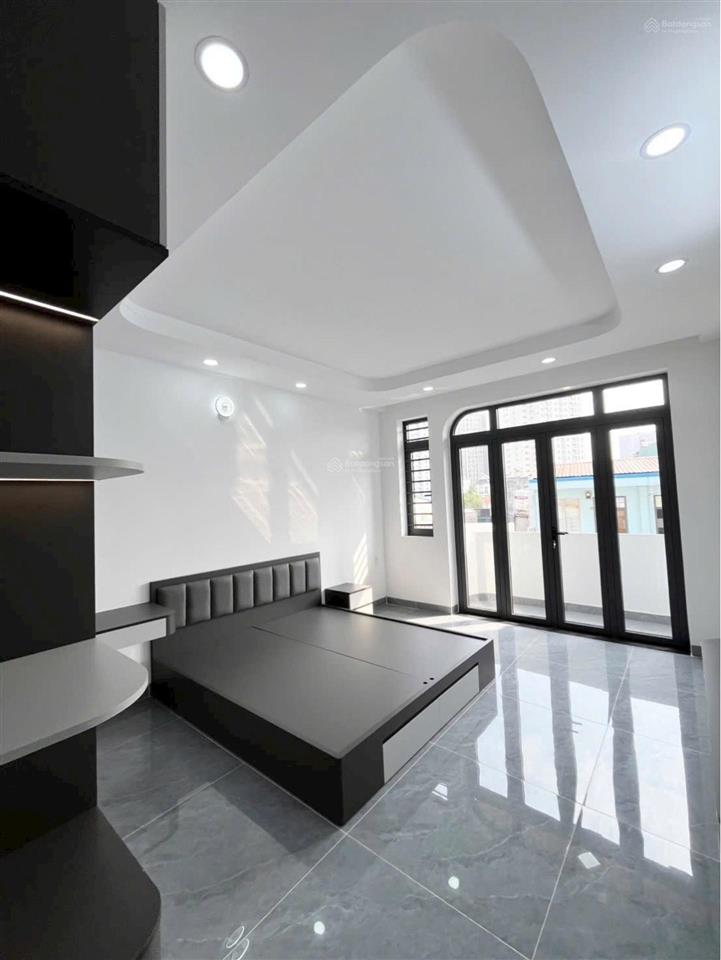 Nhà 5 tầng  hẻm xe tải gần bên bà hom  chợ phú lâm