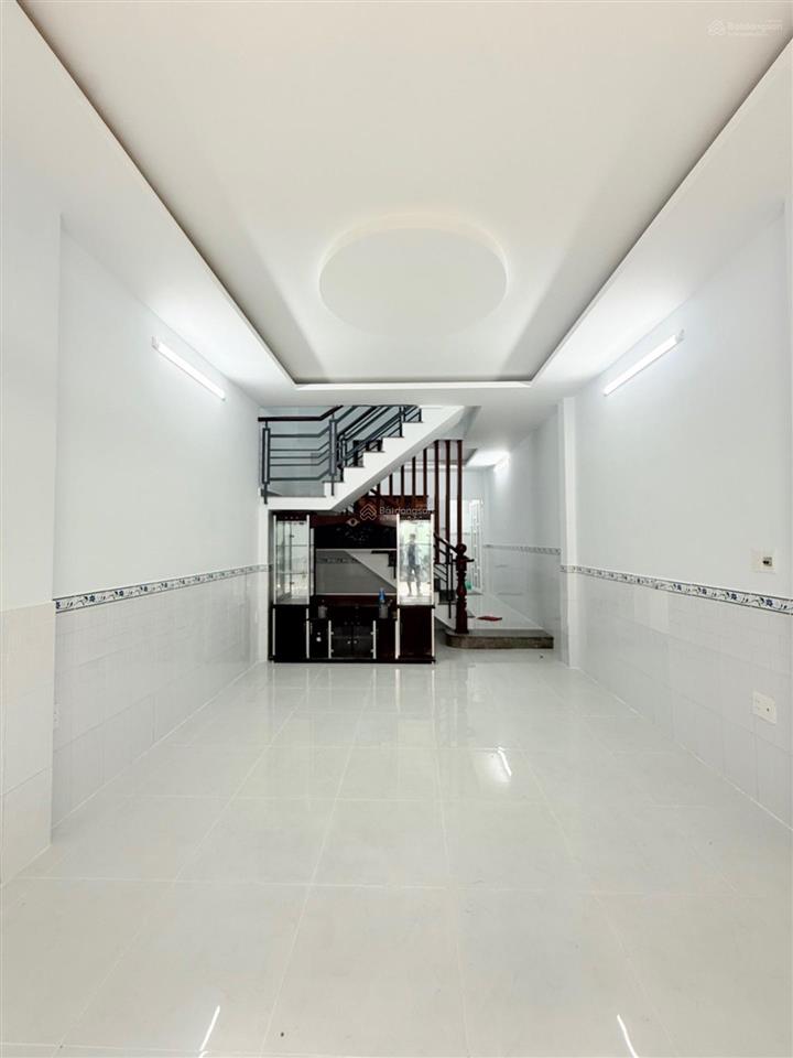 Nhà hẻm 6m xe hơi thông  mới dọn vào ở ngay