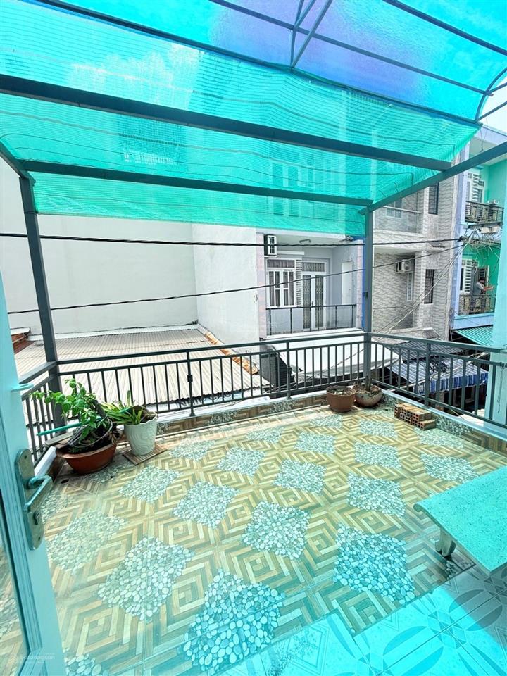 Nhà hẻm 6m xe hơi thông  mới dọn vào ở ngay