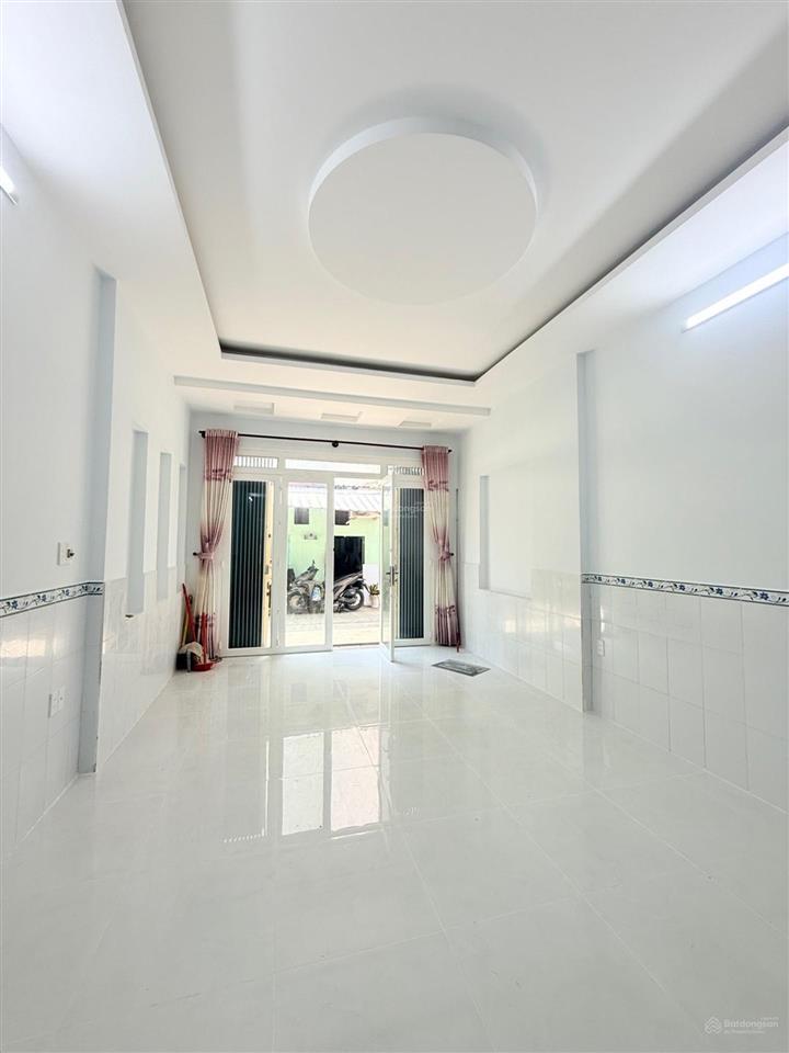Nhà hẻm 6m xe hơi thông  mới dọn vào ở ngay
