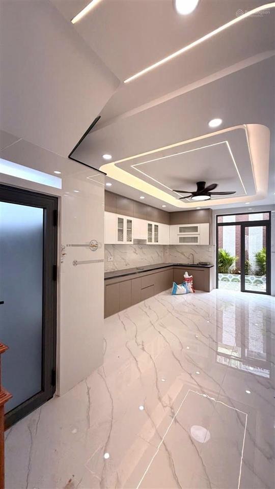 Đúc 5 tầng mới xây  hẻm kinh doanh ngay đất mới  bình tân