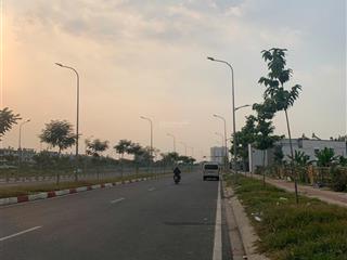 Bán nhà hẻm oto đường phan văn hớn  vị trí lô góc 2 mặt tiền thoáng mát  43m2  2 tầng.