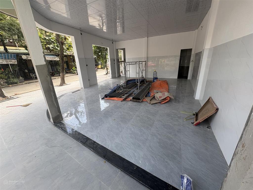 Cho thuê mặt bằng 2 mặt tiền 50m2