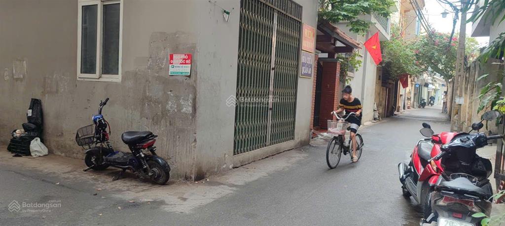 Ai quan tâm đất vạn phúc dt 45m2, mt 5m có săn nhà cấp 4 , inbox mình