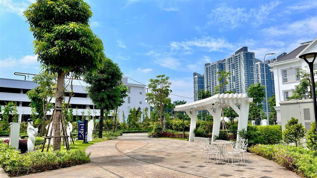 Bán gấp liền kề eurowindow twin parks gia lâm diện tích 85m2. view công viên. đã có sổ