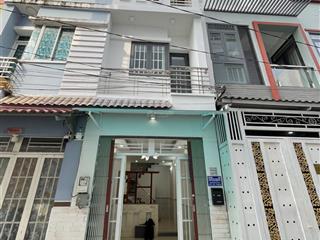 Nhà riêng dọn vào ở liền, vị trí thuận tiện gần chợ và trường học, gần trụ sở công an