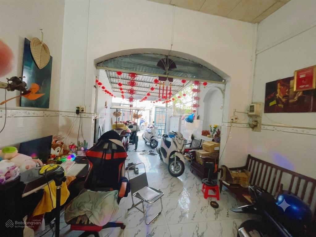 Bán nhà hóc môn 94m, gần song hành, nhà cấp 4, giá 2,7 tỷ