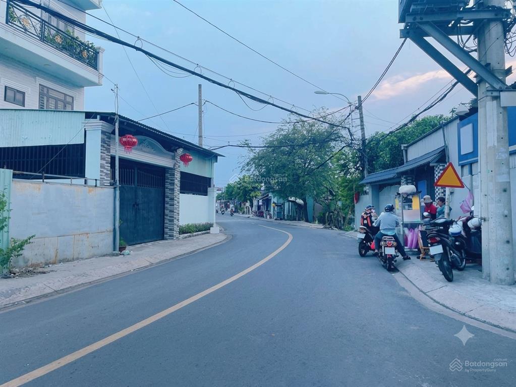 Bán nhà hóc môn 94m, gần song hành, nhà cấp 4, giá 2,7 tỷ