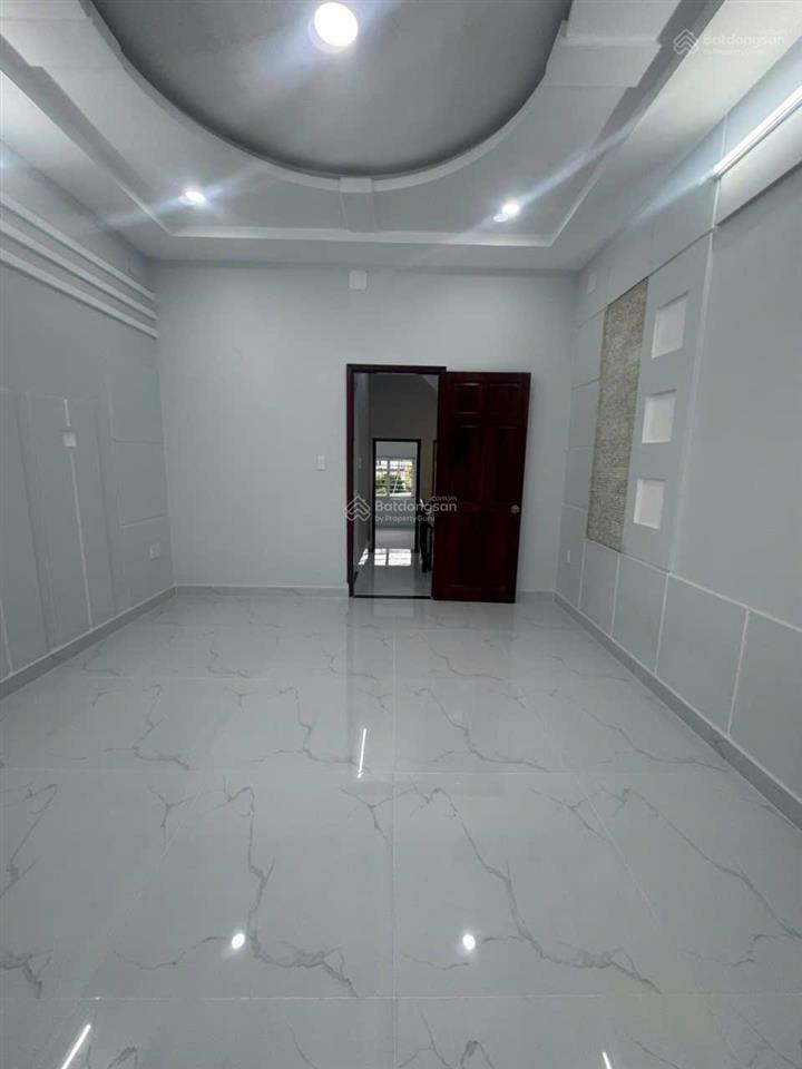 Bán nhà mặt tiền đht17 quận 12 giáp gò vấp, 76m2, 1 trệt 1 lầu, giá 5,5 tỷ