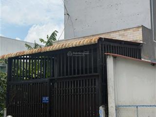 Bán nhà mặt tiền xts 26 hóc môn, 4x18m, có lửng 2pn, sân ô tô, công nhận đủ, giá 2,8 tỷ
