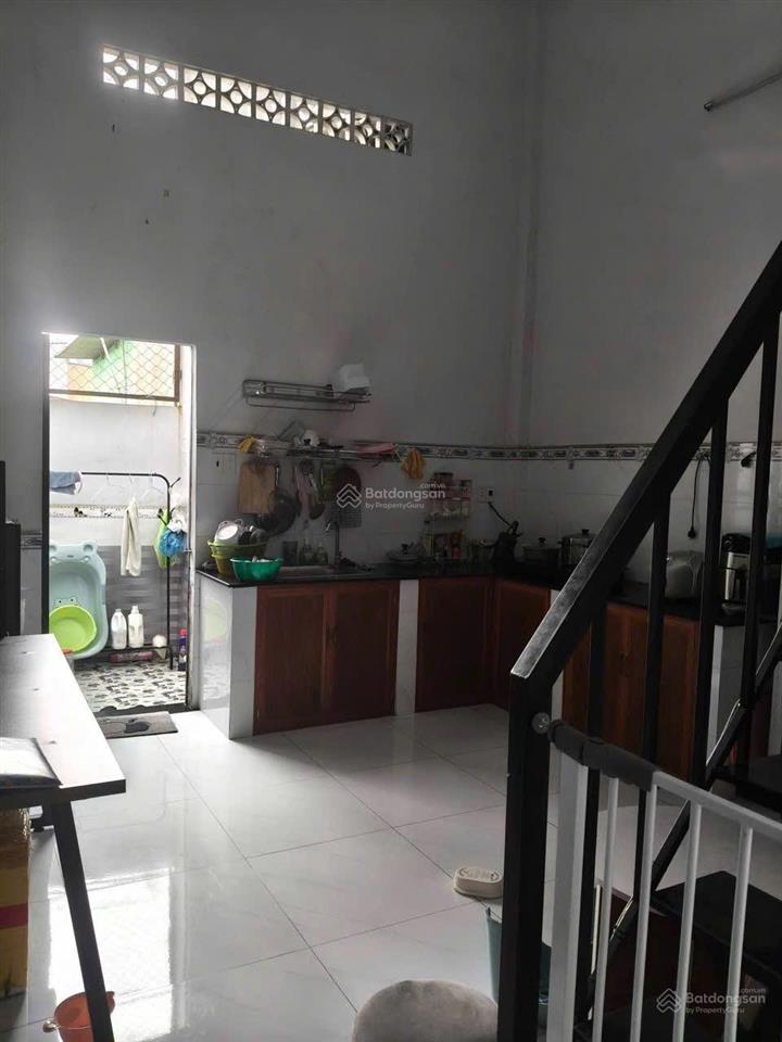 Bán nhà mặt tiền xts 26 hóc môn, 4x18m, có lửng 2pn, sân ô tô, công nhận đủ, giá 2,8 tỷ
