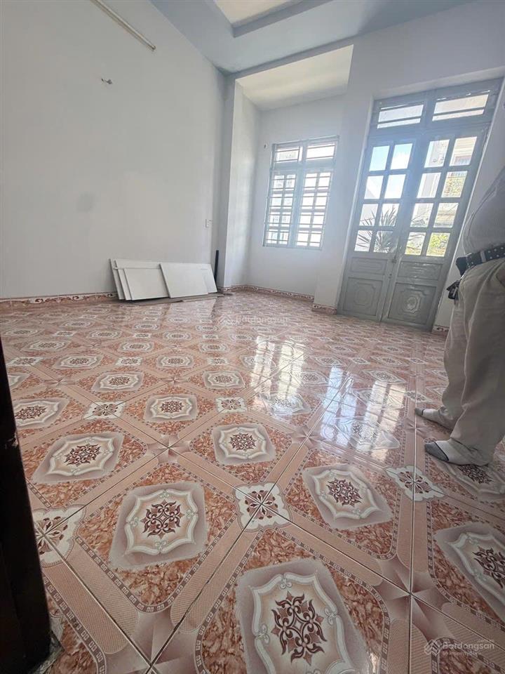 Bán nhà đường lâm thị hố 4x16m, 1 trệt 1 lầu, 4pn, đường 7m thông