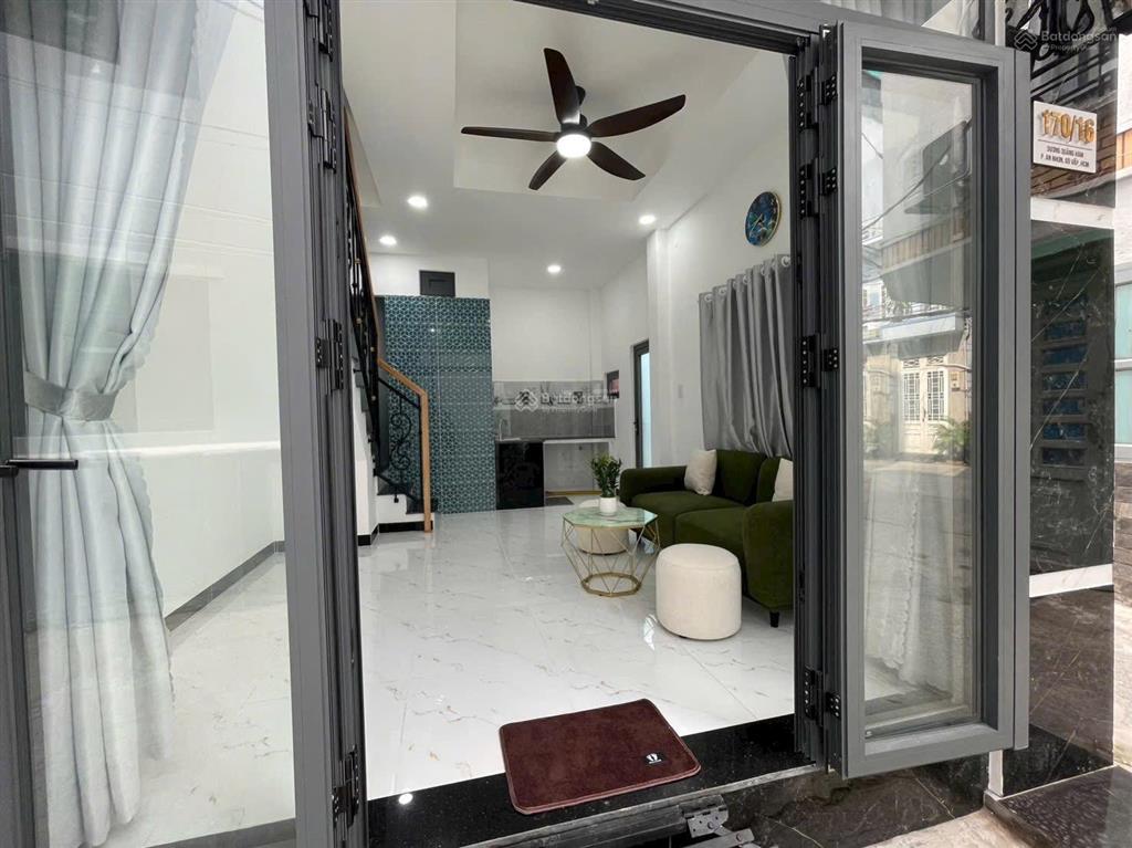 Bán nhà mới đẹp ở ngay đường quảng ham , go vấp, 45m2, giá 4.650 tỷ