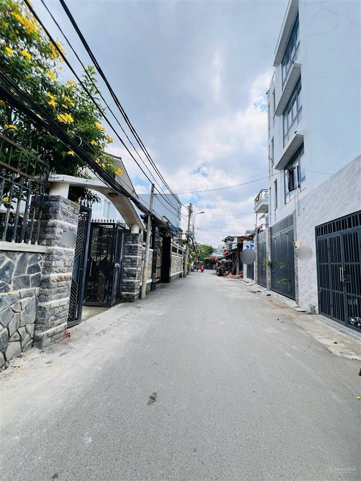 6.2 tỷ  đất mặt tiền  kha vạn cân cạnh chợ thủ đức  rất hiếm, ngang 6m được xây full đất