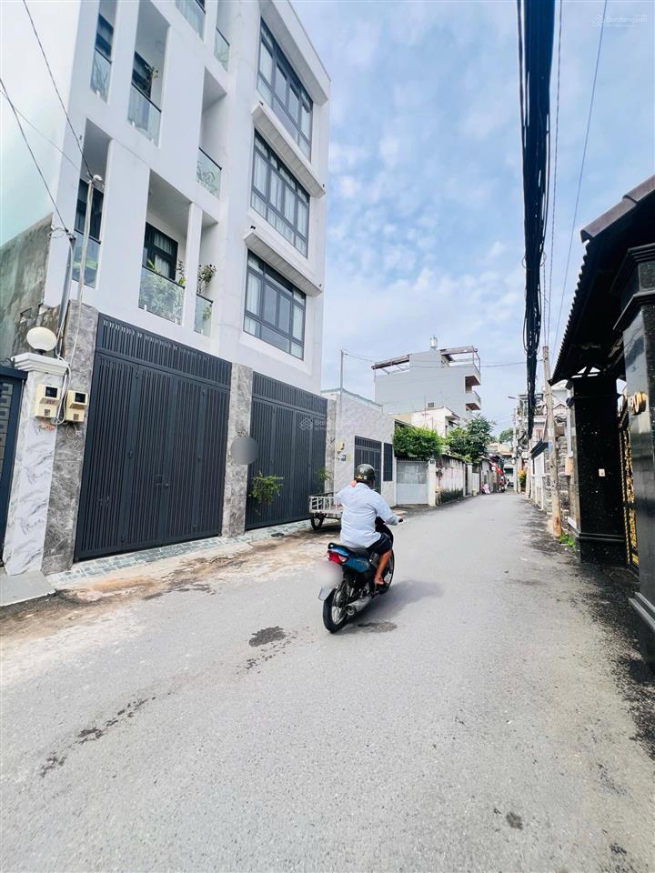6.2 tỷ  đất mặt tiền  kha vạn cân cạnh chợ thủ đức  rất hiếm, ngang 6m được xây full đất