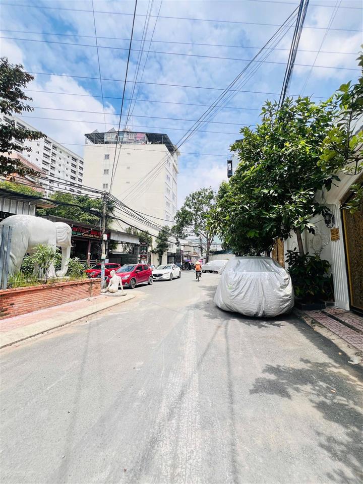 Siêu đẹp nhà 3 tầng  khu vip gần ngã 4 thủ đức  (4m * 14.7m)  ô tô né nhau, ở siêu lý tưởng