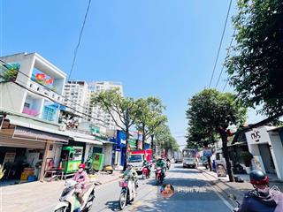 Thu nhập 70 triệu/thág  bán chdv sát phạm văn đồng đường thông ô tô né nhau  234m2( ngang 14m)