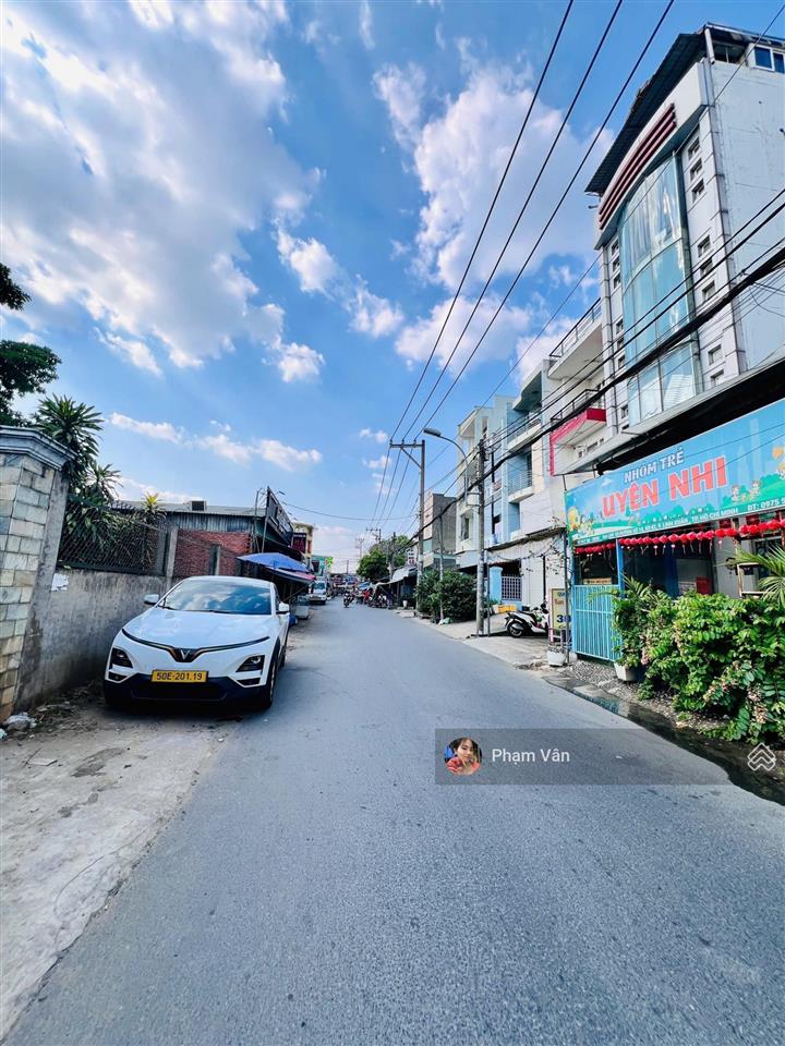 Nhà mặt tiền  sẵn dòng tiền 40 triệu/tháng  giá siêu hấp dẫn 1 trệt 3 lầu  trung tâm thủ đức