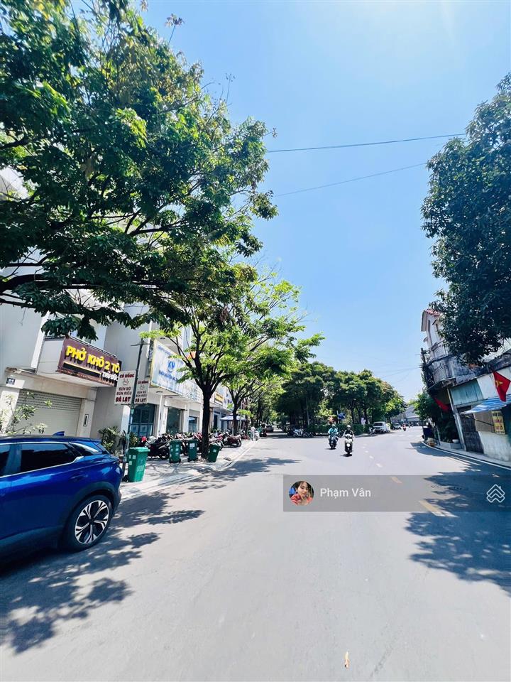 Ngộp bank! nhà 3 tầng  100m2( ngang 8.65m) siêu siêu đẹp  sát phạm văn đồng