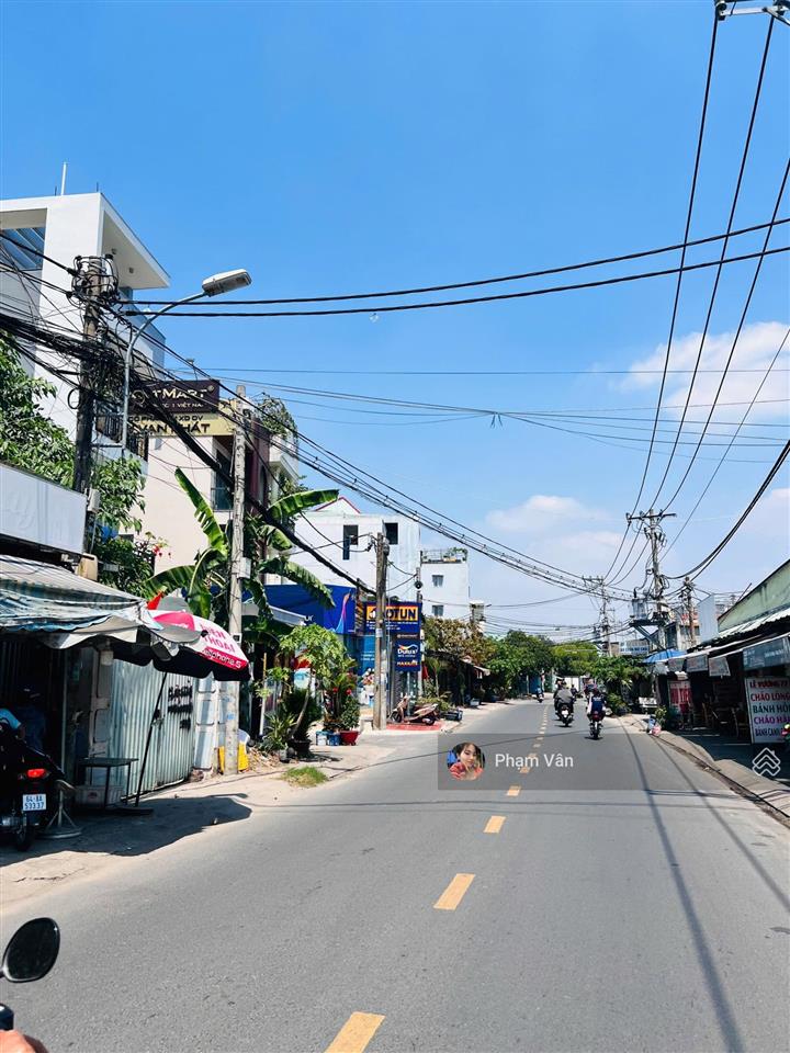 Ngộp bank! nhà 3 tầng  100m2( ngang 8.65m) siêu siêu đẹp  sát phạm văn đồng