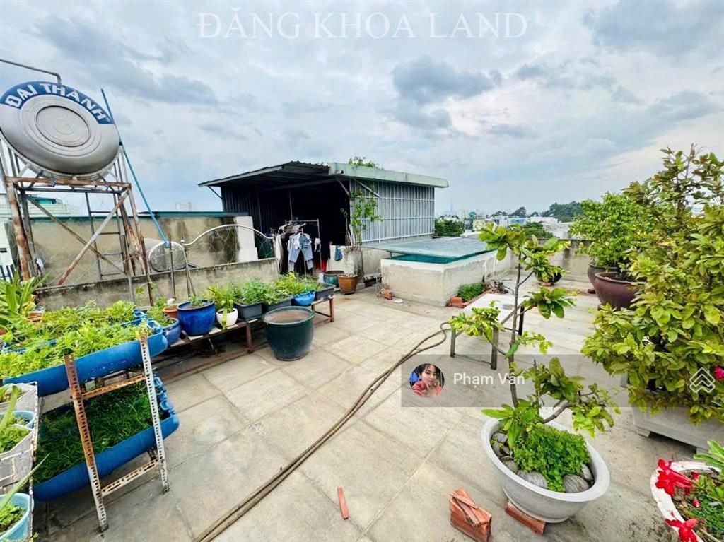 Ngộp bank! nhà 3 tầng  100m2( ngang 8.65m) siêu siêu đẹp  sát phạm văn đồng