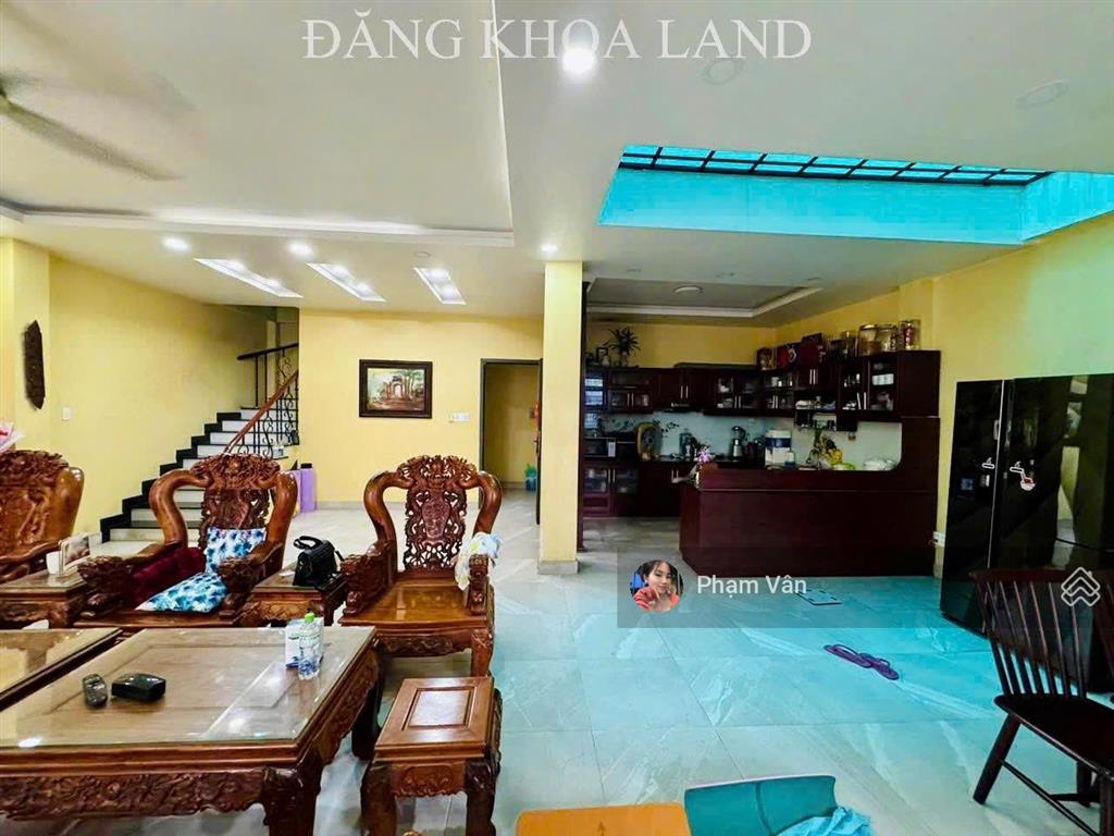 Ngộp bank! nhà 3 tầng  100m2( ngang 8.65m) siêu siêu đẹp  sát phạm văn đồng