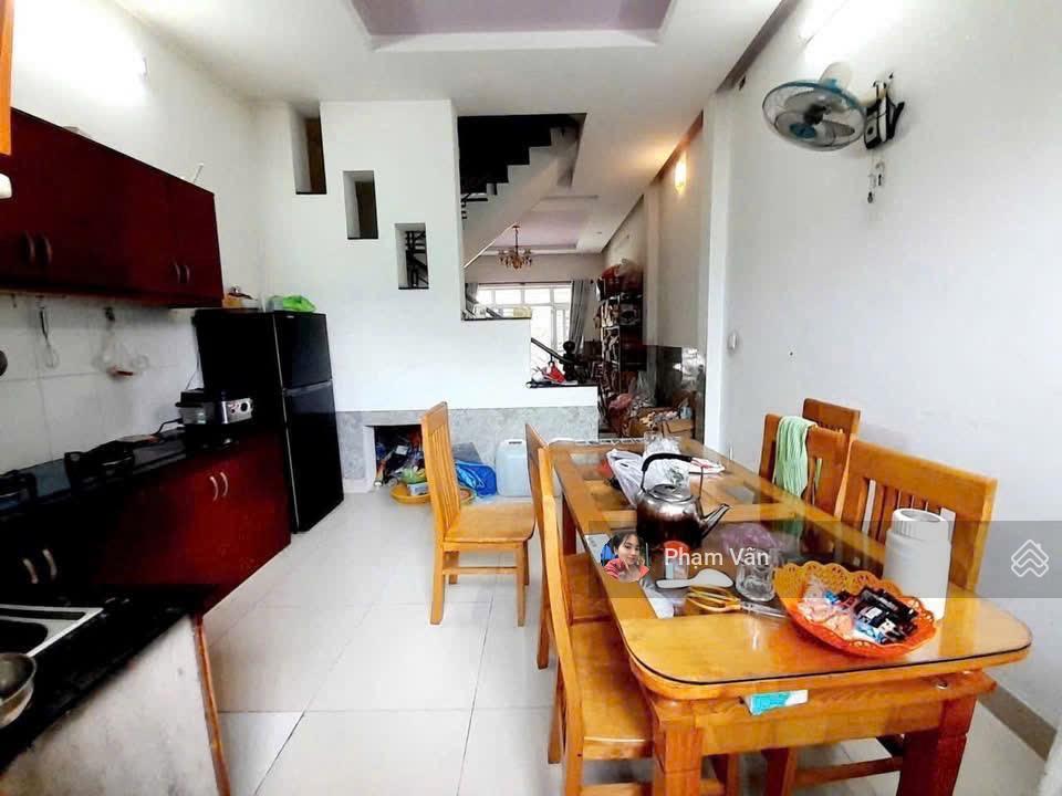 Nhà 3 tầng  hẻm xe hơi  sát phạm văn đồng  (4m * 15m)  giá đầu tư so với khu vực