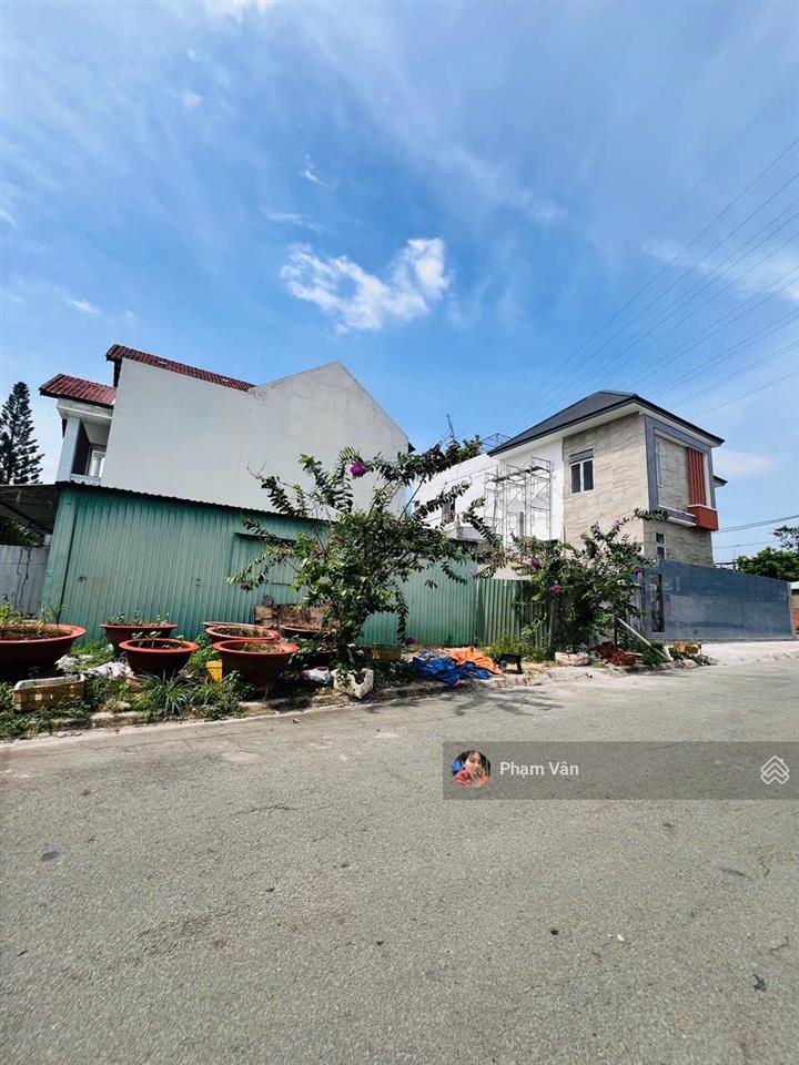 Đất biệt thự ngay ga metro kcnc  172m2( 8*21.5)  nơi ở nghỉ dưỡng lý tưởng thuận tiện đi lại