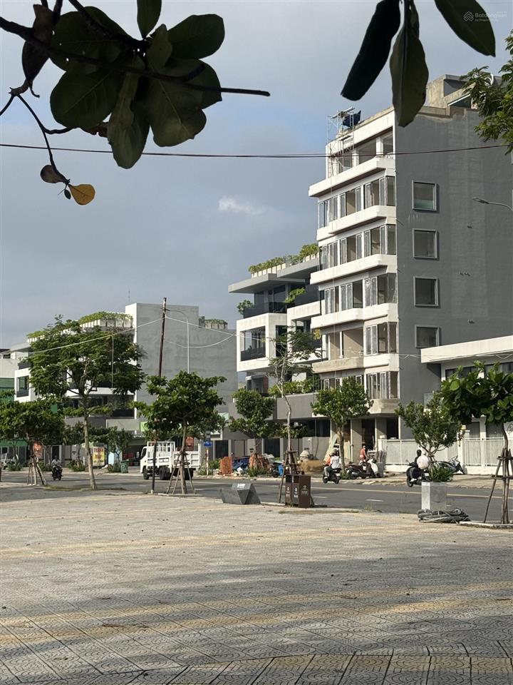 Xây căn hộ villa lưu trú thì không nên bỏ qua sản phẩm này lô góc sơn trà cách biển 150m.