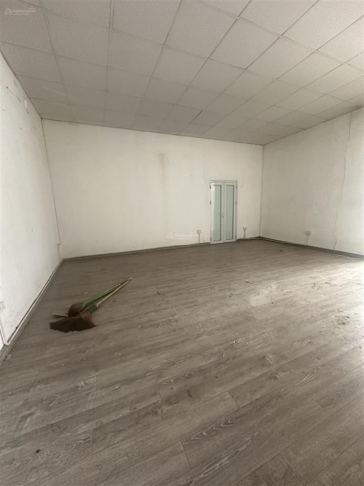 Bán nhà phố bà triệu, phường hai bà trưng hà nội, dt 20m2 xây 3 tầng, 2,8 tỷ, đt 0983 834 ***