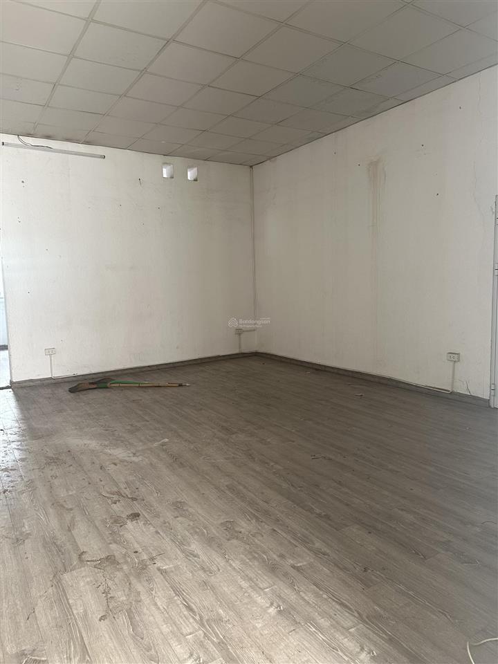 Bán nhà phố bà triệu, phường hai bà trưng hà nội, dt 20m2 xây 3 tầng, 2,8 tỷ, đt 0983 834 ***