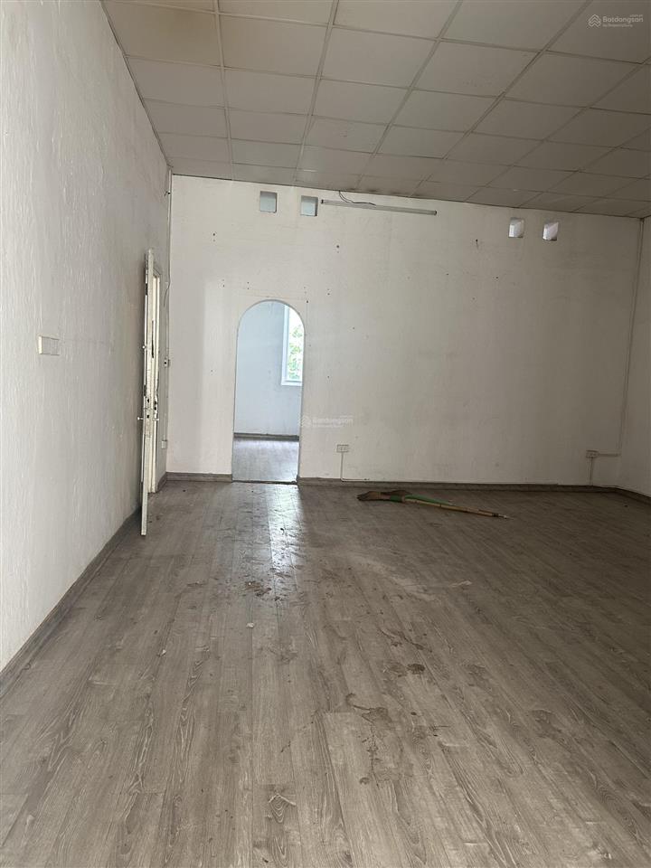 Bán nhà phố bà triệu, phường hai bà trưng hà nội, dt 20m2 xây 3 tầng, 2,8 tỷ, đt 0983 834 ***