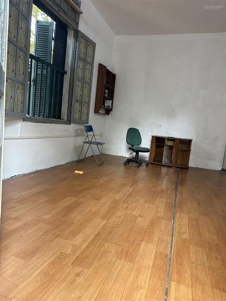 Cho thuê nhà bùi thị xuân, 70m2, tầng 2 + 3, giá thuê 10 triệu/tháng, đt 0983 834 ***