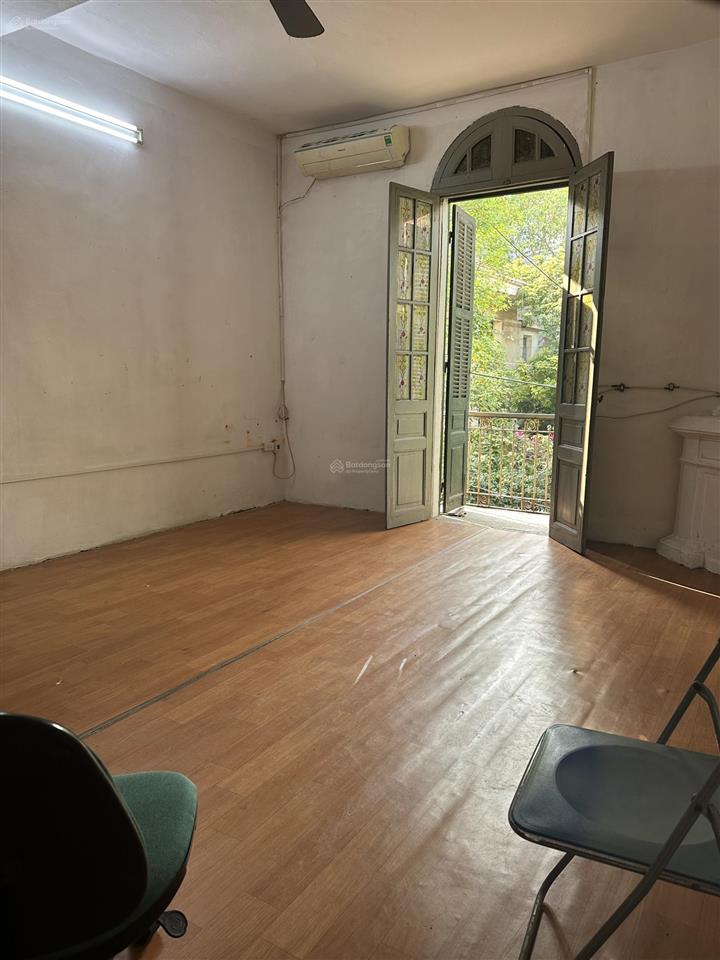 Cho thuê nhà bùi thị xuân, 70m2, tầng 2 + 3, giá thuê 10 triệu/tháng, đt 0983 834 ***
